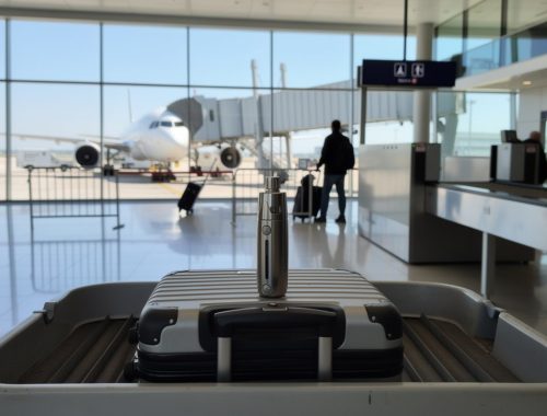 découvrez tout ce qu’il faut savoir sur l’utilisation et le transport de la cigarette électronique lors de vos voyages en avion pour un trajet en toute sérénité.
