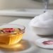 découvrez les avantages de l'huile démaquillante comparée au gel moussant pour un nettoyage doux, efficace et respectueux de la peau.
