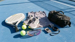 Les 7 équipements indispensables pour bien débuter et progresser au padel